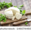 003/ Koz� s�r polotvrd� podjizersk� natur�l.